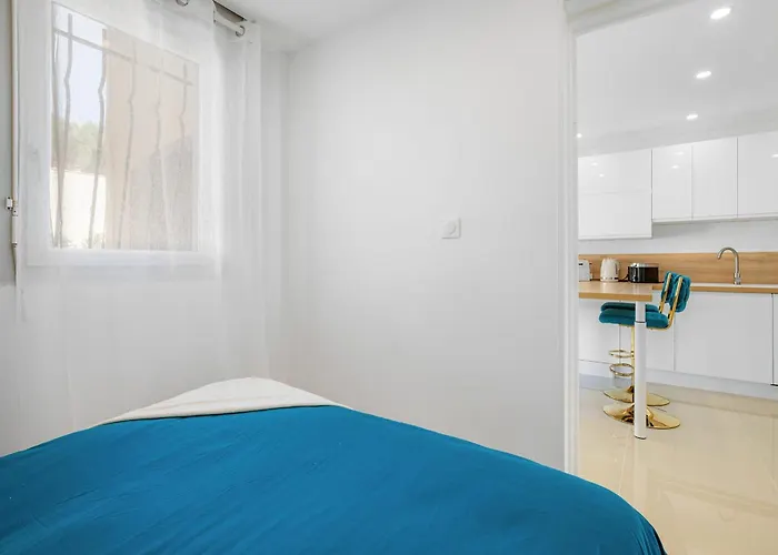 Le Grand Bleu Modern And Functional Apartment With Terrace And Parking
